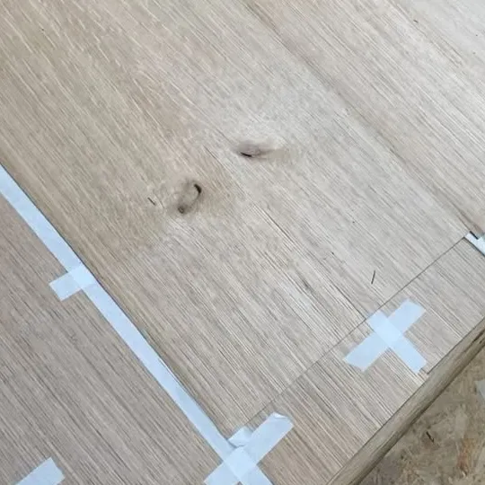 Détail du fil et du grain du bois travaillé